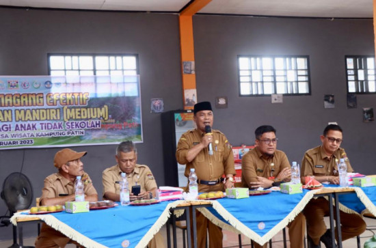 Kadiskes Kampar Hadiri Peresmian Paket Medium Limpah Kumandang