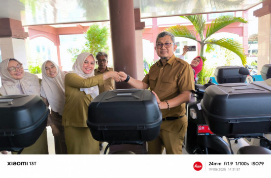 Tingkatkan Layanan Kesehatan Masyarakat Kadiskes Kampar Serahkan Sembilan Unit Sepeda Motor Pusling