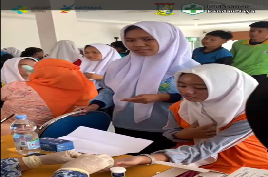 PROGRAM CEK KESEHATAN GRATIS DI SEKOLAH