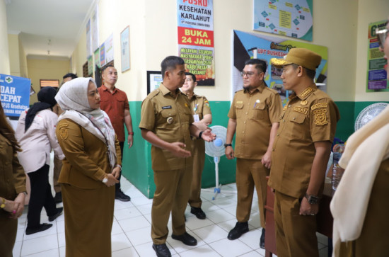 Bupati Kampar Kunjungi Puskesmas Sinama Nenek, Tekankan Peningkatan Kualitas Pelayanan Masyarakat